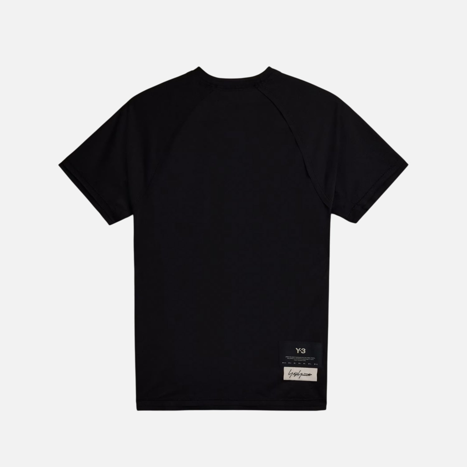 Спортивная футболка